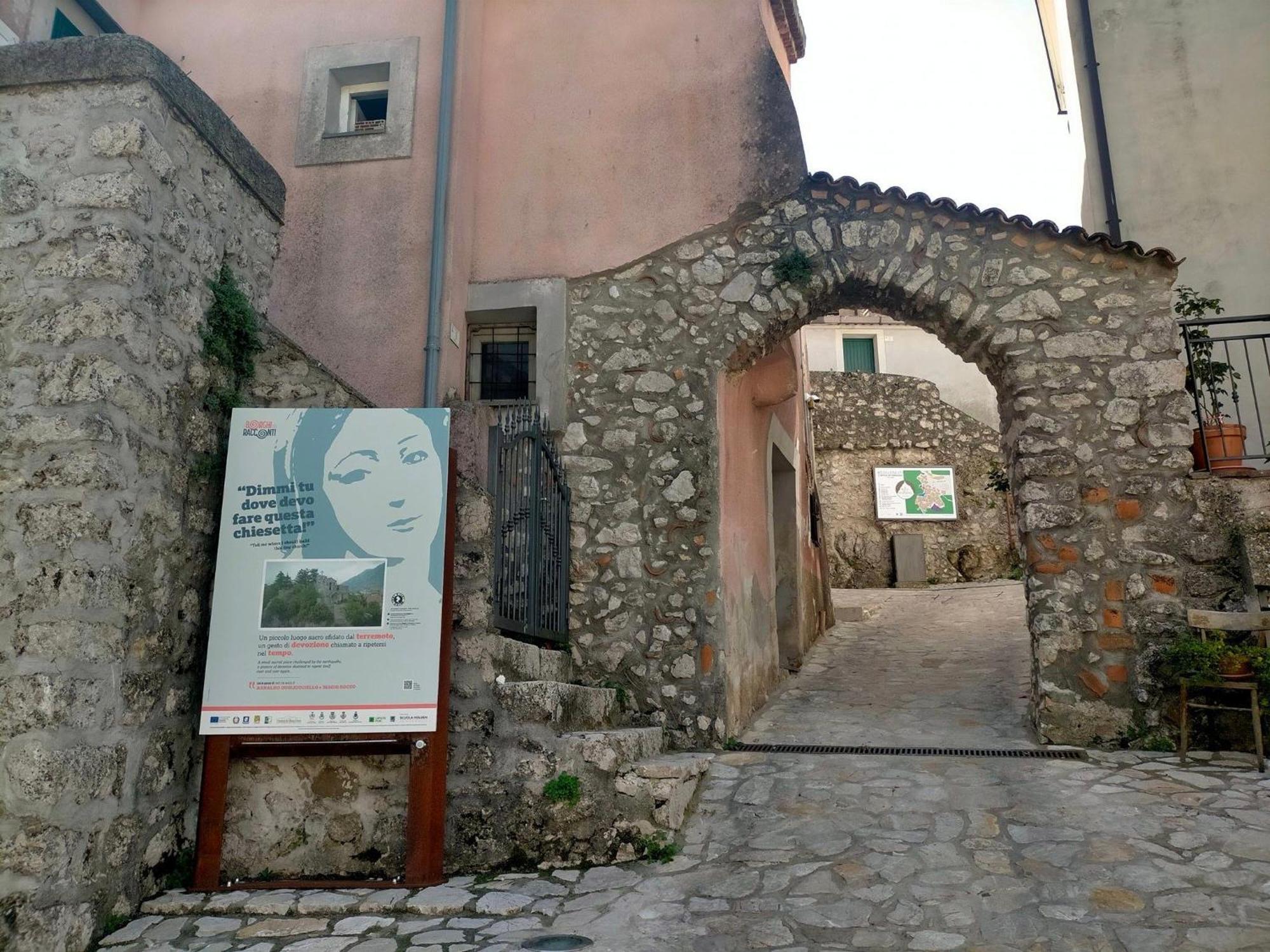 Il Borgo Dei Normanni Villa Colliano Eksteriør billede