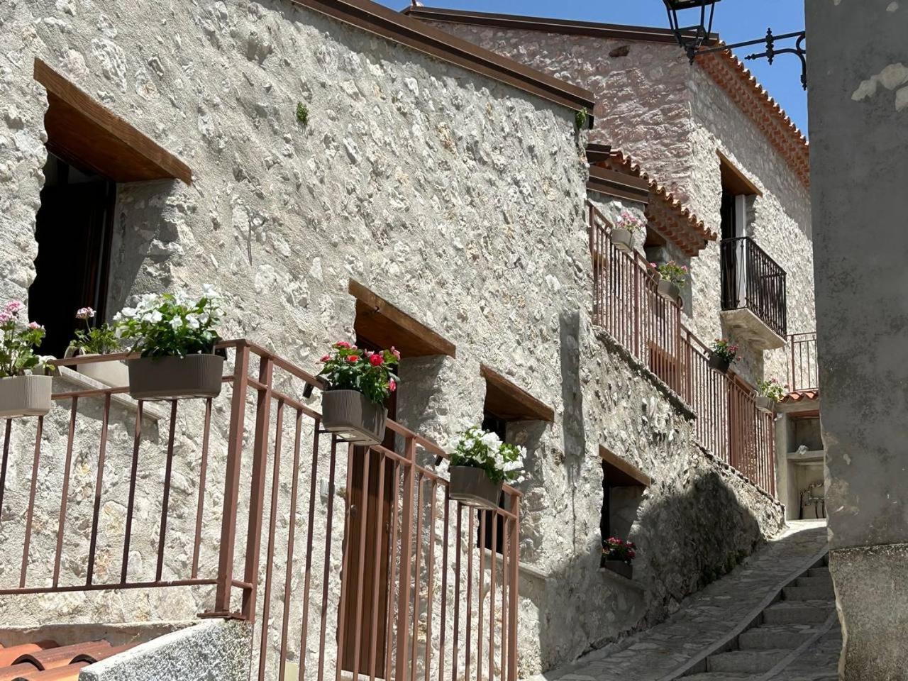 Il Borgo Dei Normanni Villa Colliano Eksteriør billede