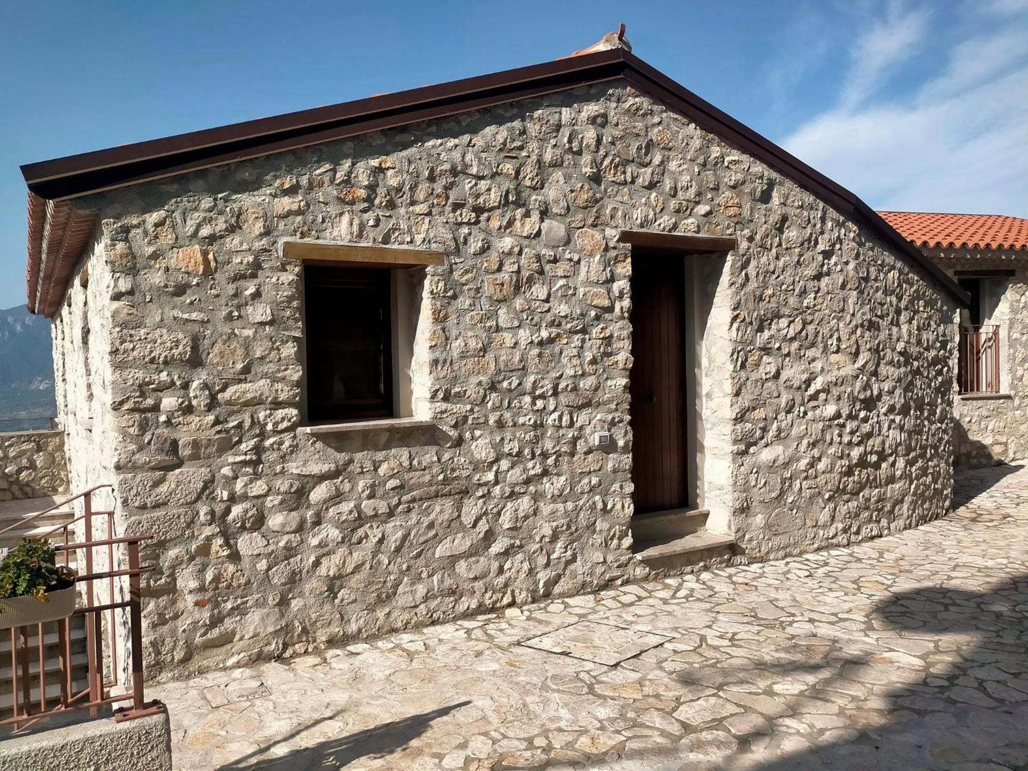 Il Borgo Dei Normanni Villa Colliano Eksteriør billede